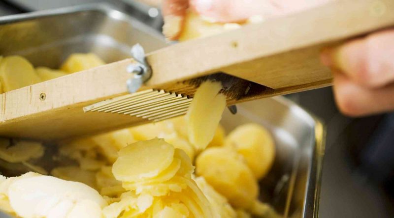 Best Potato Slicer Reviews [Ultimate 2021 Buyers Guide]